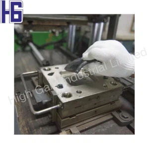 Compression Molding For Carbon Fiber Composites