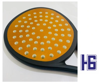 L'origine et les caractéristiques des raquettes de pickleball.