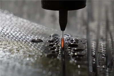 Les stratifiés thermoplastiques en fibre de carbone pourront à l’avenir être ...