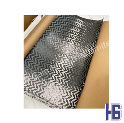 Carbone à motifs ondulés